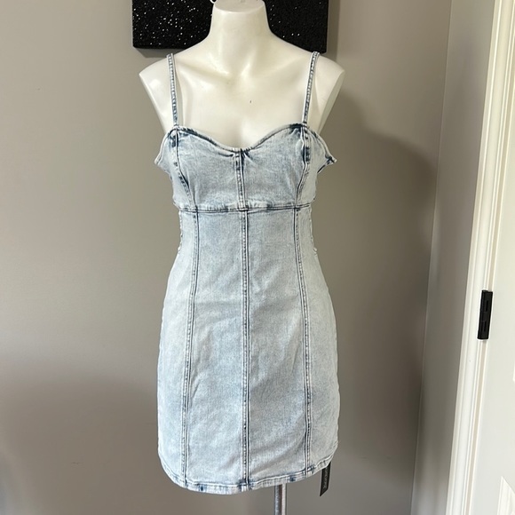 Blank NYC Light Blue Denim Dress - Picture 5 of 16